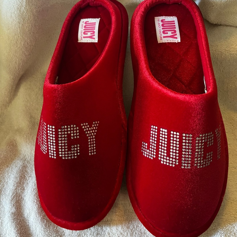 Juicy Couture Slippers